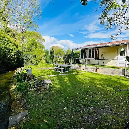 La Maisonnette Au Bord De L Eau