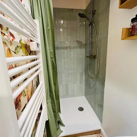 La Maisonnette Au Bord De L Eau